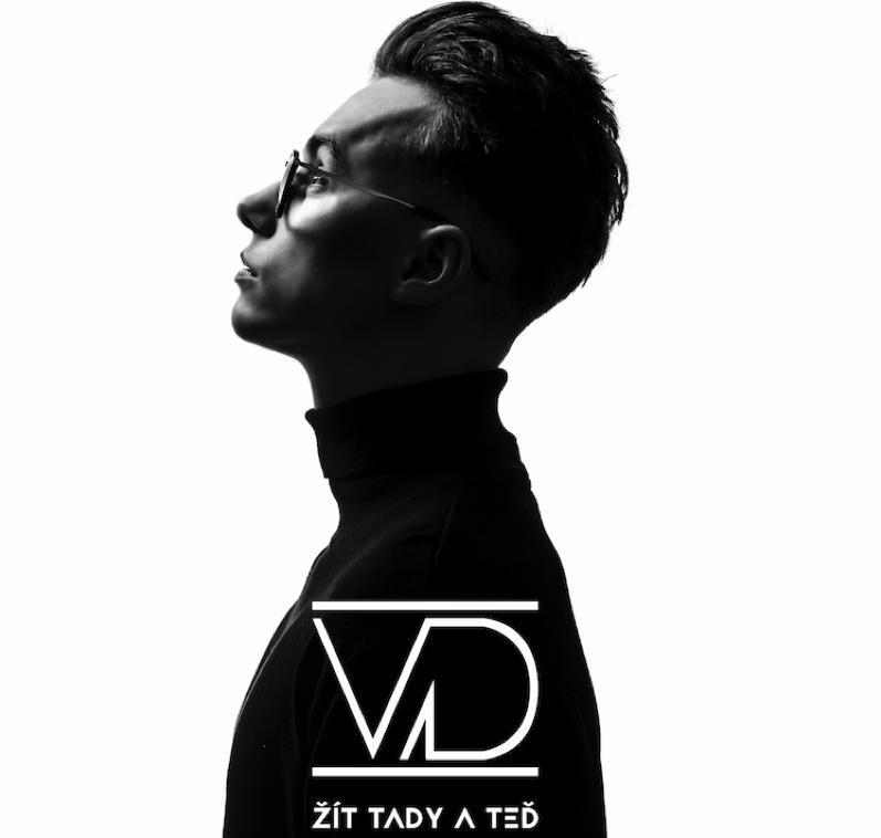 Vojta D se popral se svými úzkostmi skladbou Žít tady a teď