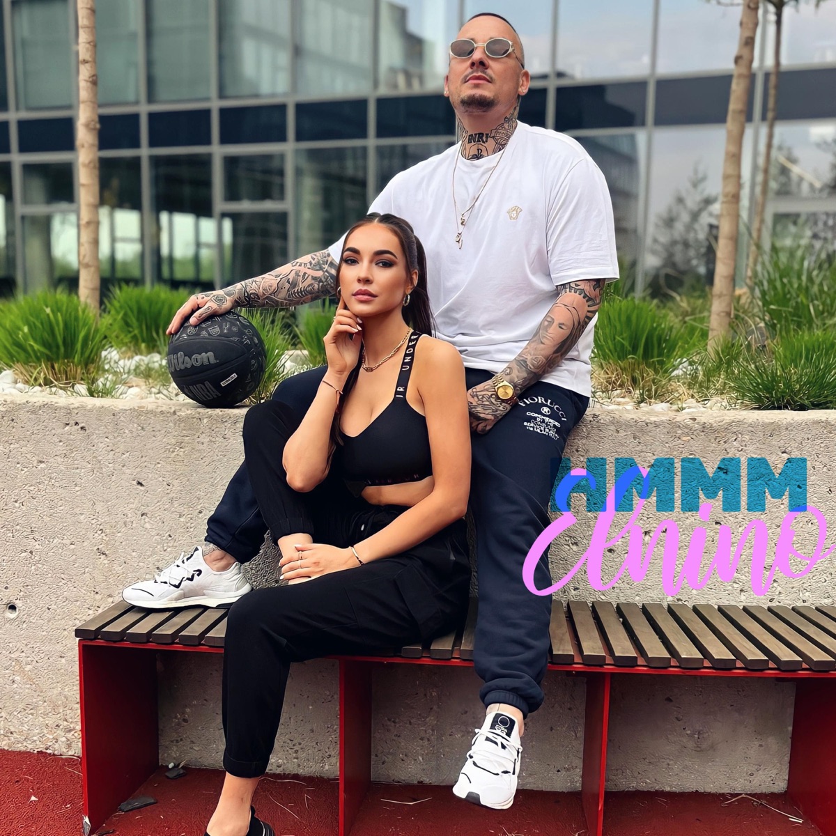 Hmmm (feat. Lucie Bikarová)