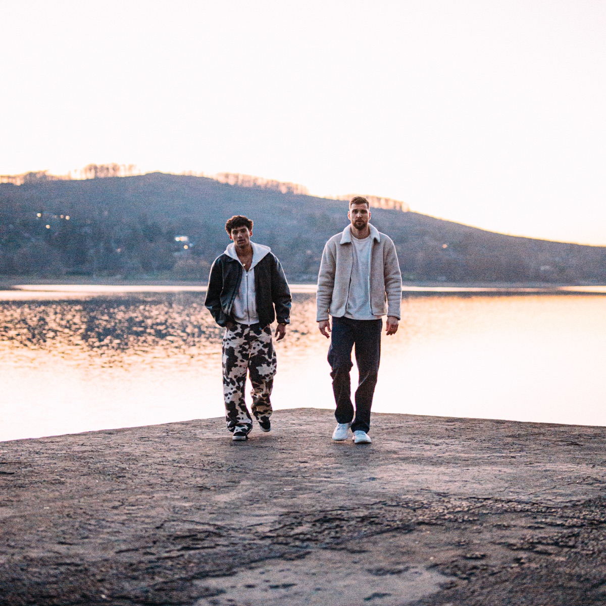 Bestie (feat. Alex Choupenitch)