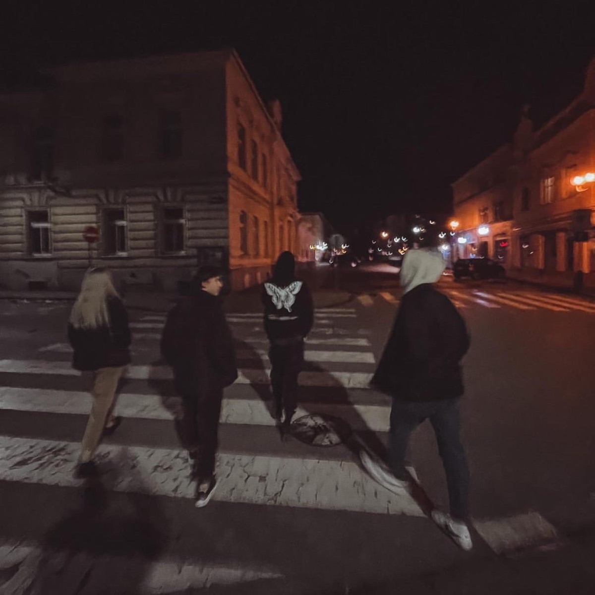 Paid with memories (feat. Noxiie)