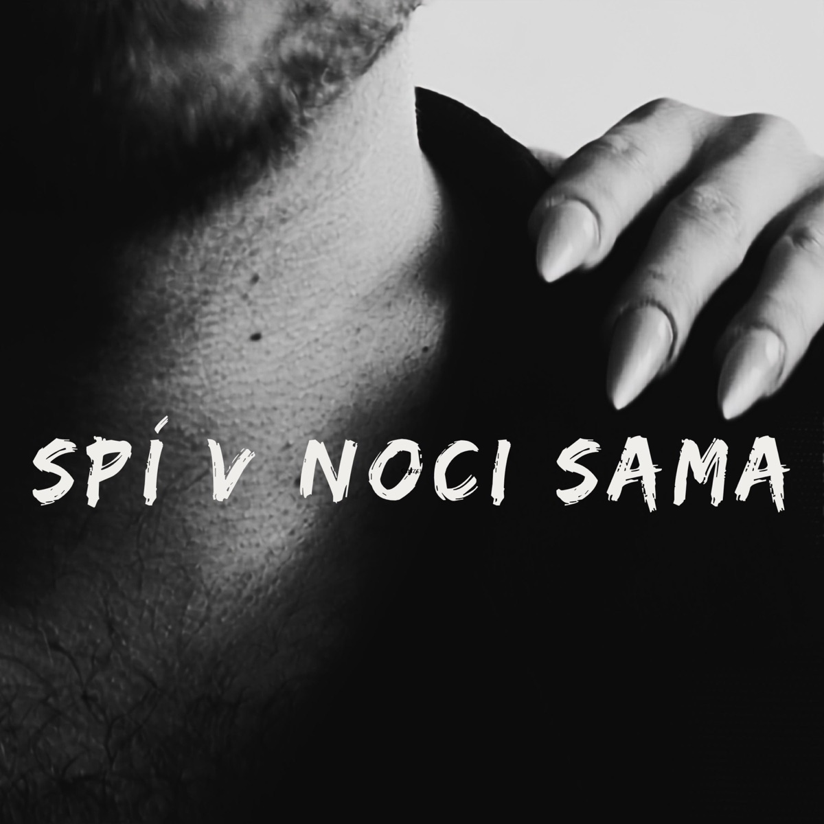 Spí v noci sama