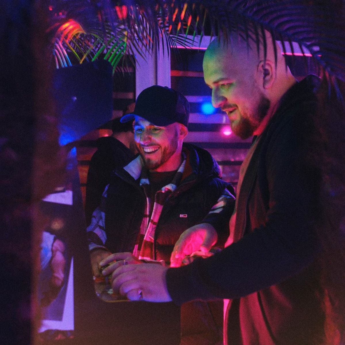 Hlavu hore (feat. Denny Veselý)