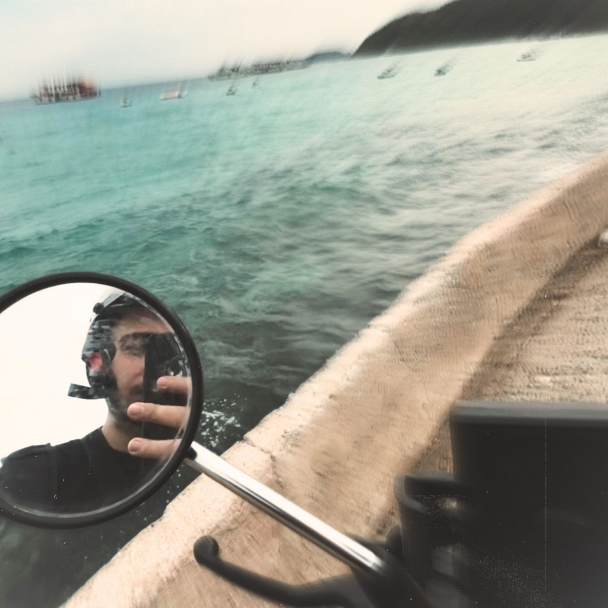 Na sk�tru n�kde v Thajsku (feat. Manzee)