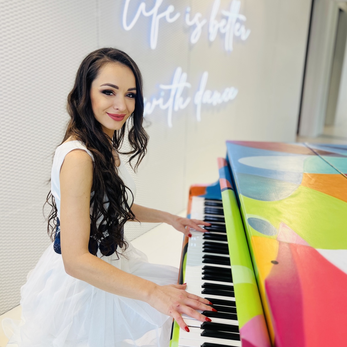 Chce �a ma� pri sebe