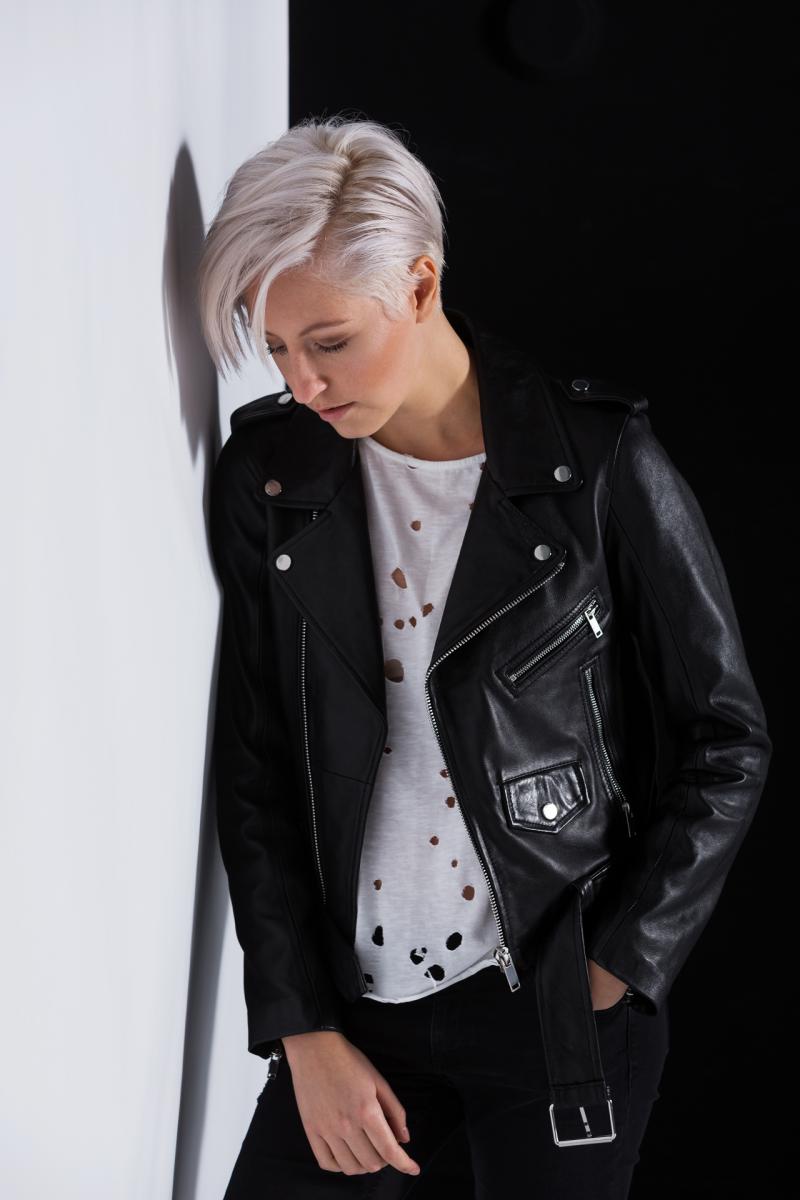 Talentovaná speváčka Mista má vlastnú televíznu reláciu, kde radí ľuďom, ako zvládať pocity!