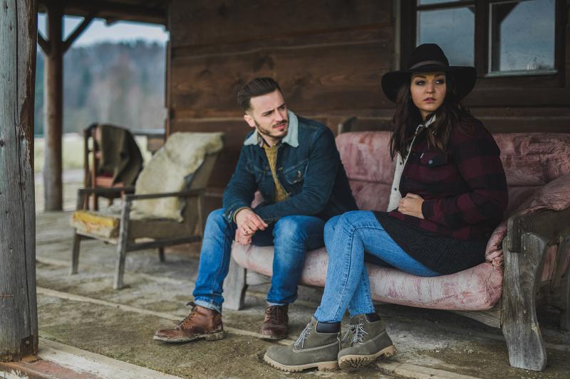 Lipo vnesl do svého rapu syrovou poetiku country. Singl 'Ve vzpomínkách' ohlašuje novou desku po čtyřech letech.