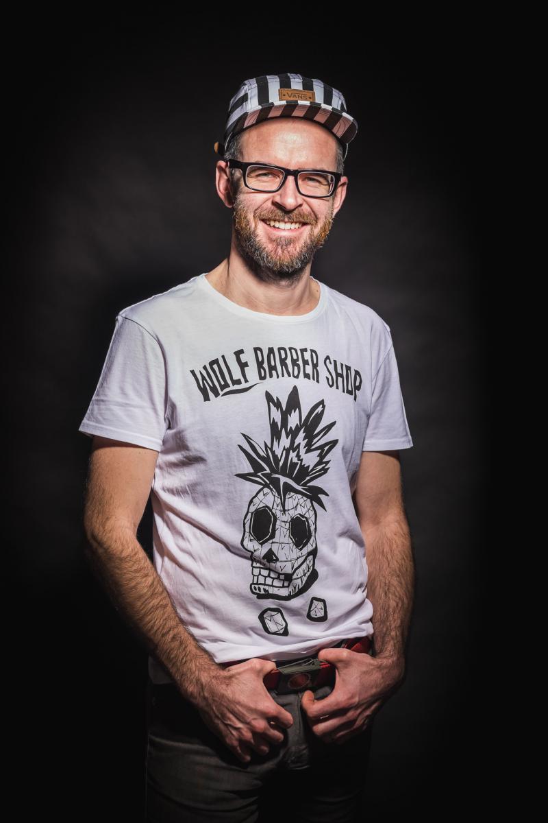 MARTIN HRUBÝ TO BERE NAPLNO VE SVÉM NOVÉM SINGLU KOSMICKÁ