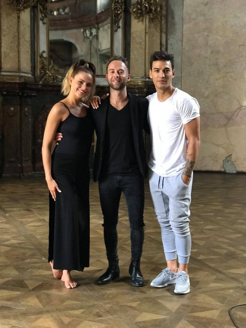 Support Lesbiens v novém klipu Ocean vyjadřují emoce tancem