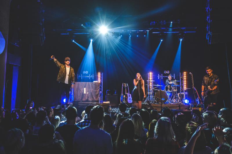 Lipo pokřtil v pražské Akropoli novou desku Lyrika, spolu s Poetikou strhl nefalšovanou klubovou energií