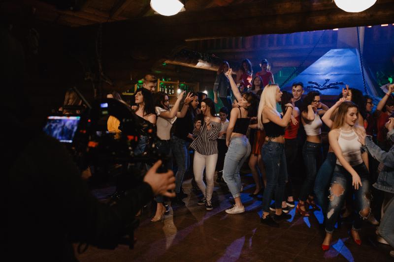 Robo Opatovský zverejnil krátky film zo zákulisia nakrúcania klipu 'Tancuj'