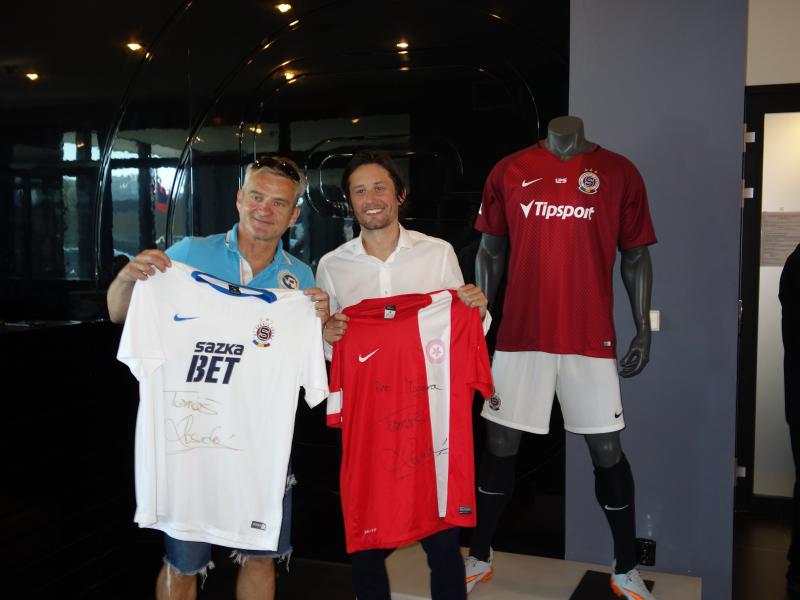 Skupina Tři sestry pomáhá potřebným