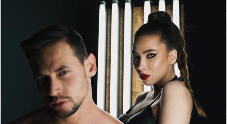 Robert Burian a Ronie vydávajú na záver roka horúci feat ''Má všetko čo má mať''