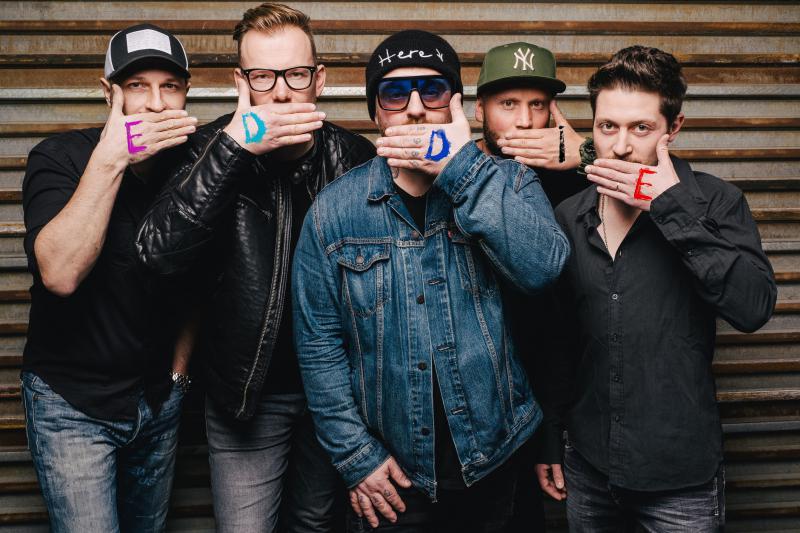 EDDIE STOILOW se rozcházejí