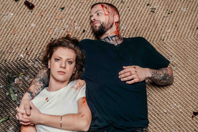 Lenny vydává akční videoklip plný emocí a vášně.  Duetem Easy s Marpem dramaticky odpovídají na jejich první společný singl Kruh