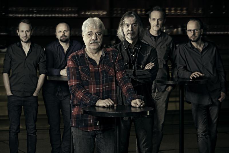 Než Robert Křesťan a Druhá Tráva vydají nové album, odehrají ve čtvrtek první online koncert. Design vystoupení vzdá hold i Bobu Dylanovi.