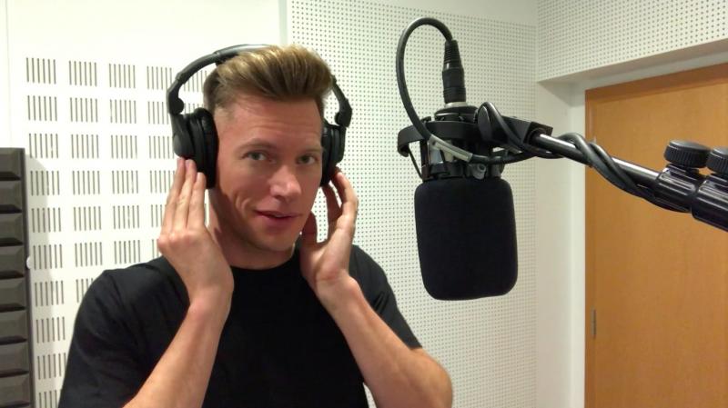 Thomas Puskailer spieva v novinke ''Snáď tu prežijem aspoň rok'', do slovenskej verzie prerobil hit od Stinga