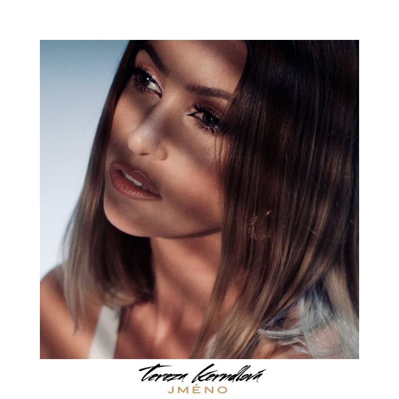 TEREZA KERNDLOVÁ natočila zamilovaný videoklip ve vile Tugendhat