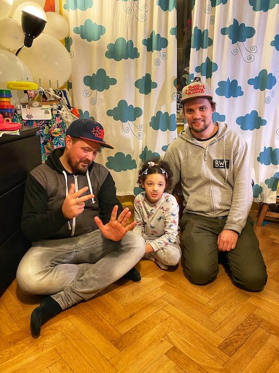 Pokáč představuje song ''Lenka'' na pomoc postižené holčičce