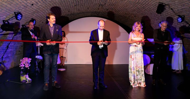 Bratislava má nové divadlo, Teatro Colorato slávnostne pokrstil herec Marek Majeský