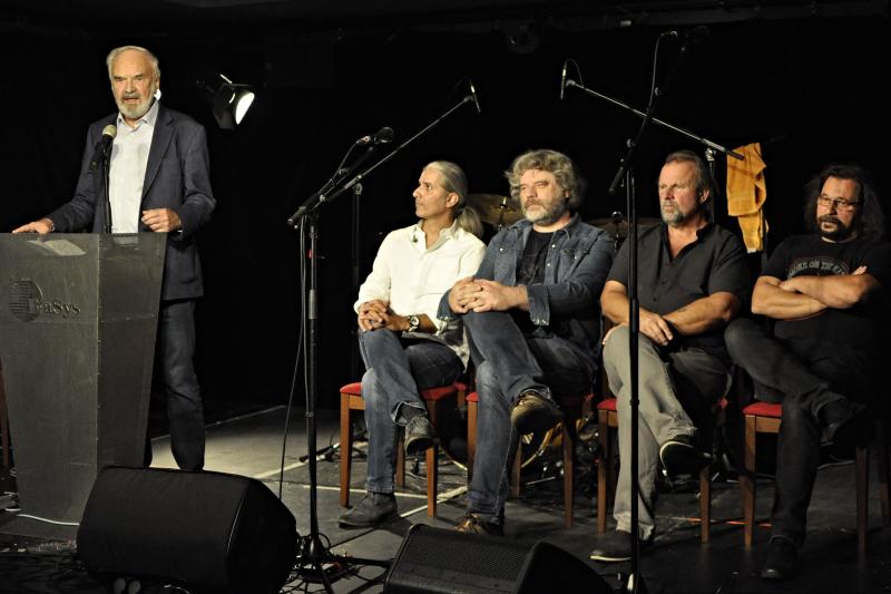 Skupina Mrakoplaš vybrala necelých sto tisíc na výzkum a prevenci Alzheimerovy choroby