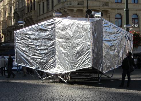 Lenka Dusilová, Dan Bárta a beatboxer En.Dru zvou v Plzni na tichý koncert přenášený po rádiových vlnách - 23. září u instalace ACUO