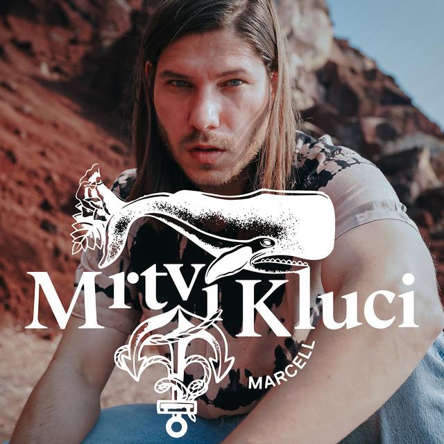 Hudebník Marcell vydává nový videoklip k singlu mrtví kluci. Natáčelo se na řeckém Santorini i ve filmovém ateliéru.