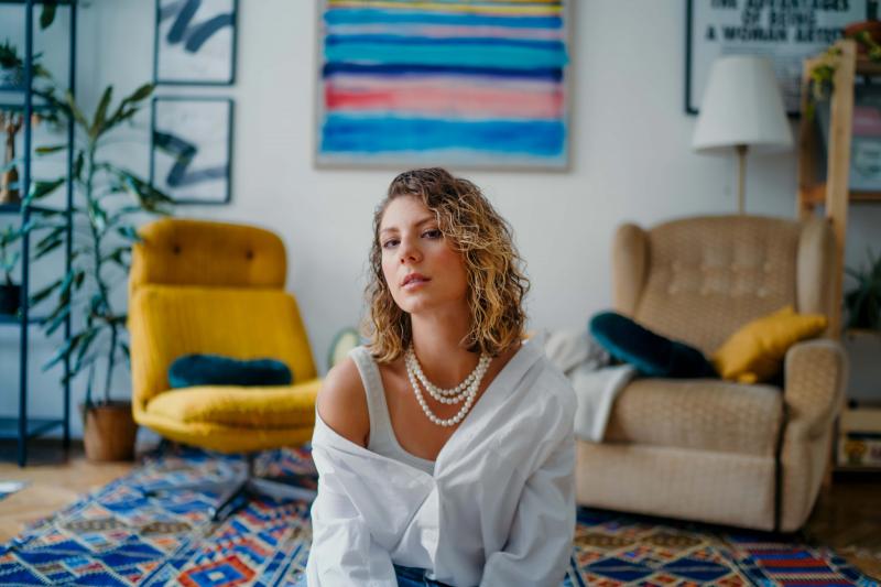 Lenny láká na svůj největší koncert v O2 Universu emotivní písní Friends For Life. Z autentické klavírní balady jde mráz po zádech