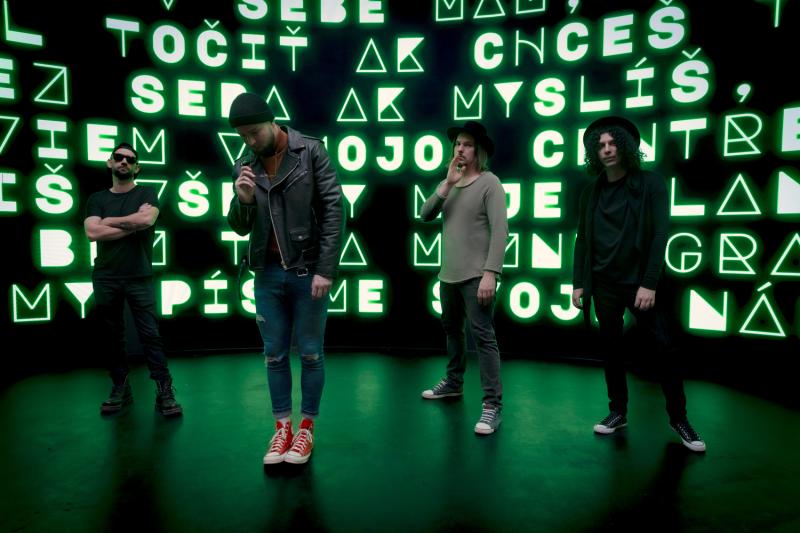 NO CONTROL VO SVOJEJ NOVINKE STAVILI NA ATMOSFÉRU 80s. ICH NOVÚ SKLADBU ZARUČENE NEDOSTANEŠ Z HLAVY