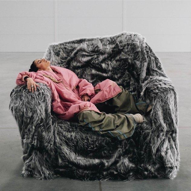 Eva Burešová vydává nový singl a videoklip Walking Distaster, z připravované desky MERAKI