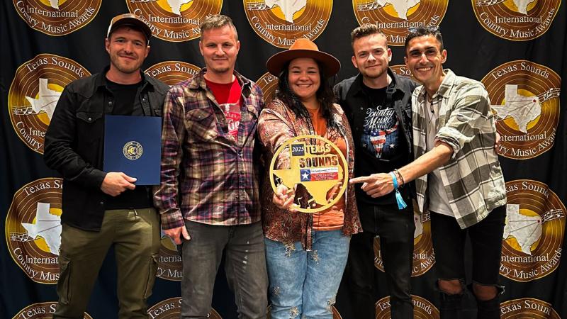 Z Vysočiny až do Texasu. Česká kapela Lucy & HangOver vyhrála hlavní cenu na Texas Sounds CMA a vydává nový singl
