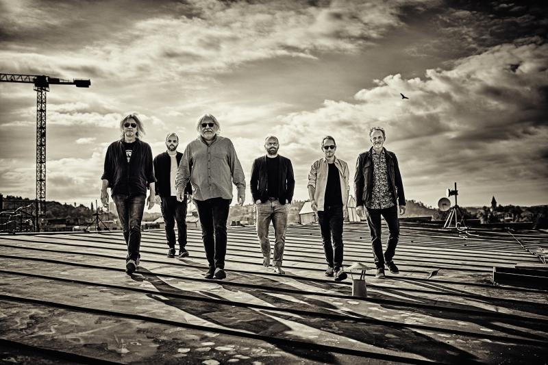 DRUHÁ TRÁVA SLAVÍ 35 LET SPOLEČNÝM TURNE? S LEGENDOU AMERICKÉHO BLUEGRASSU TIMEM O’BRIENEM