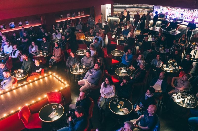 JazzFestBrno 2026 bude žít i klubovou atmosférou – s devíti novými jmény ve stylovém prostředí Cabaretu des Péchés