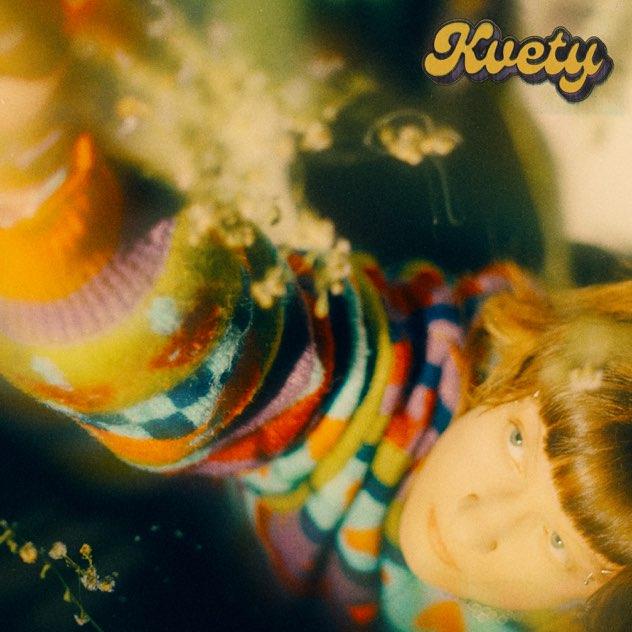 ''Ja prinesiem ti kvety, ty podrežeš si ruky.'' Titulní skladba Květy z připravovaného alba MEOWLAU